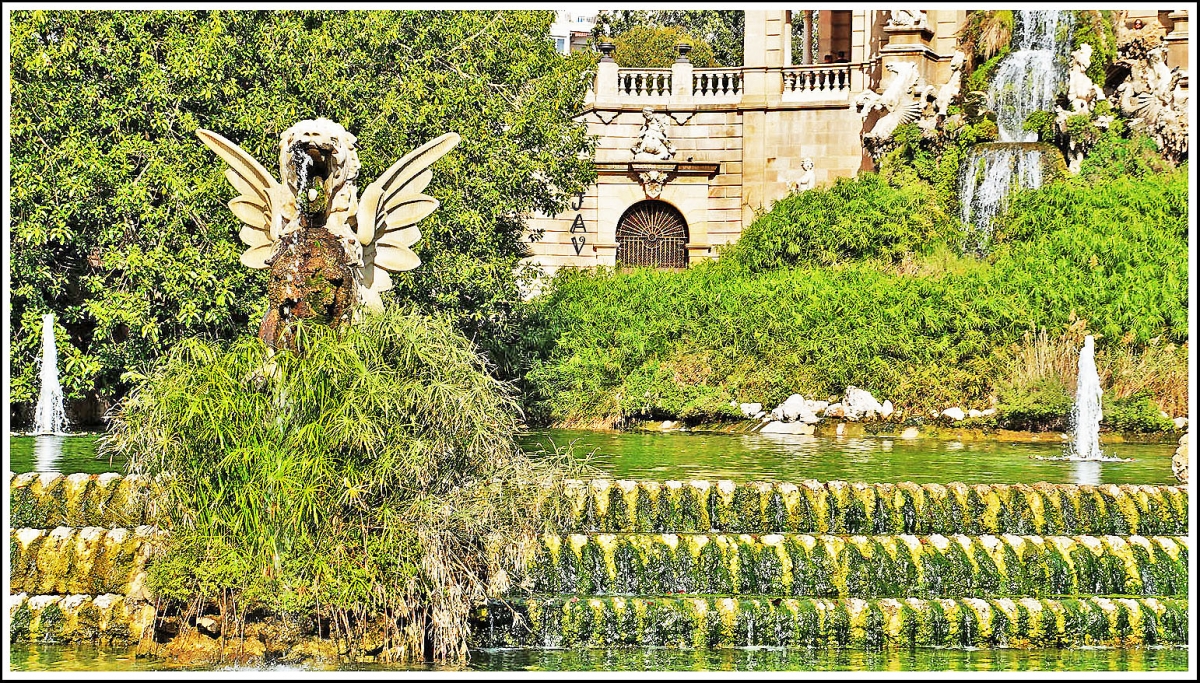 Monumento, La Cascada.