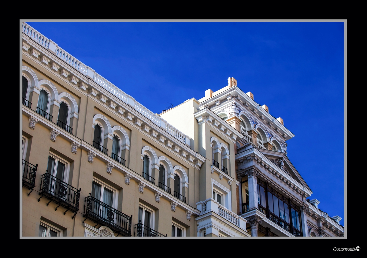 UN PRECIOSO EDIFICIO DE LA CALLE DE ALCAL