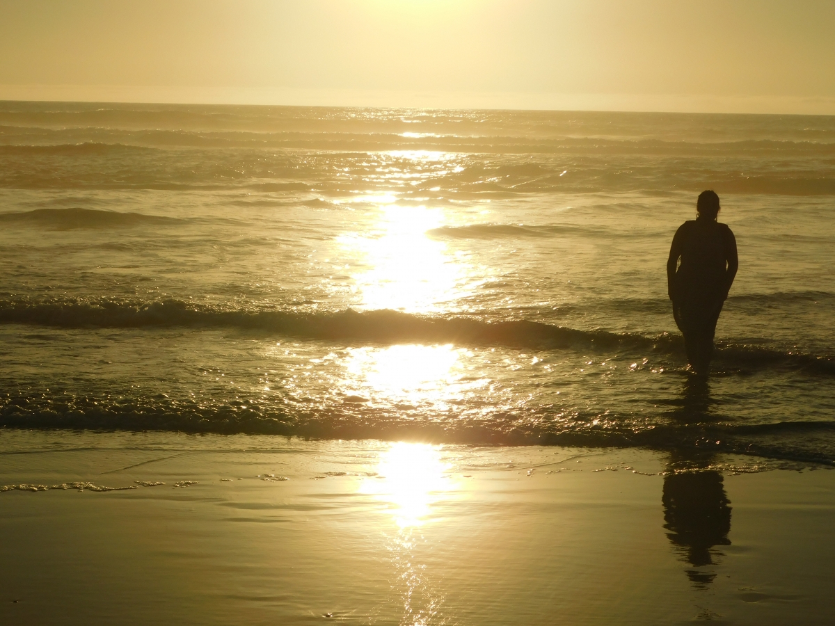 Contemplando y admirando con paciencia la puesta de sol