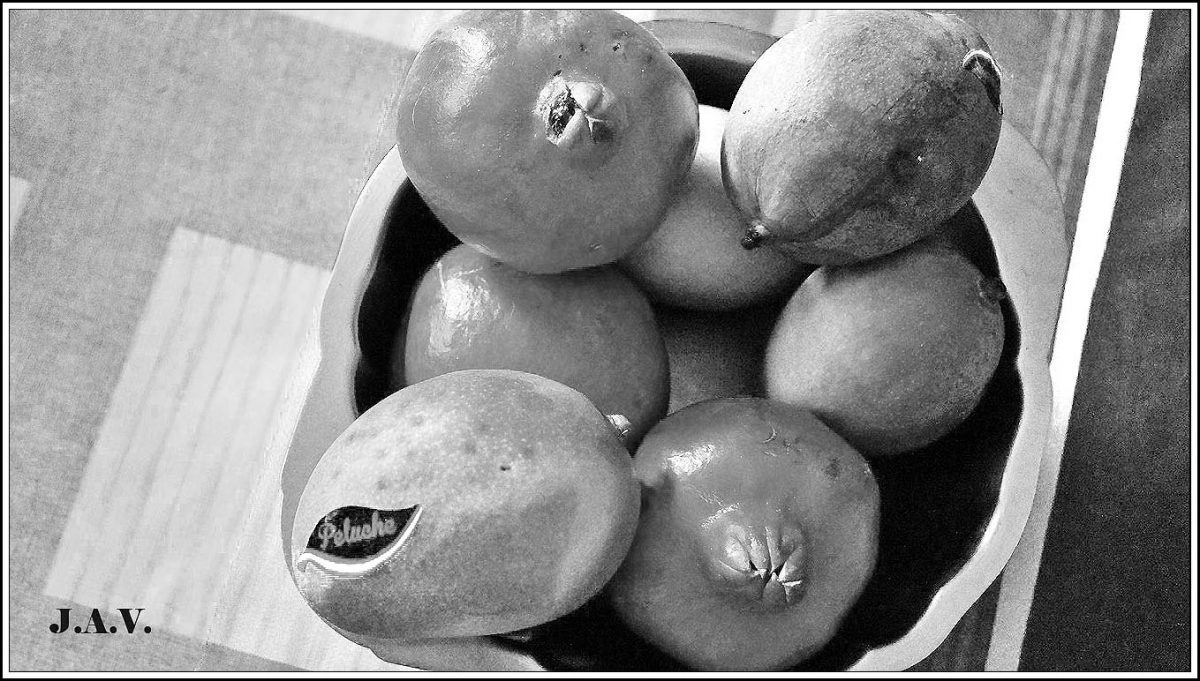 Mangos y Granadas, 3