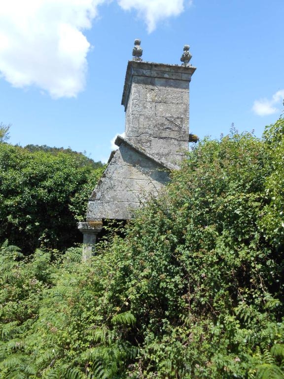 San Pedro de Lobs. Carballio. Ourense. Monumentos na lista roxa
