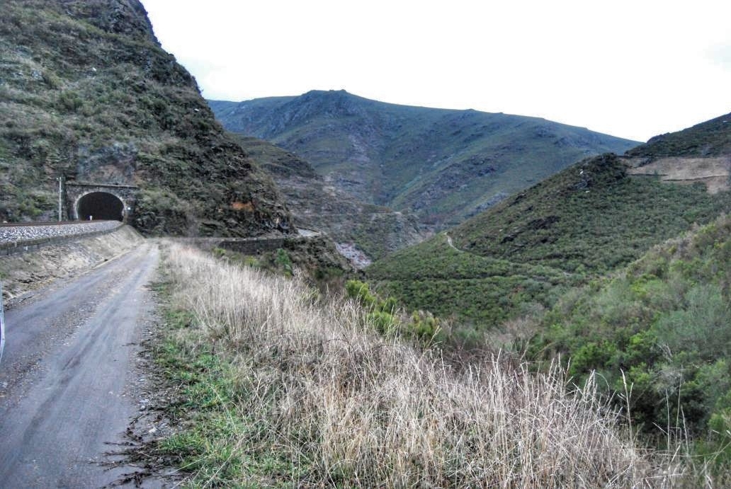 A pista do Marroqu. Laza. Ourense