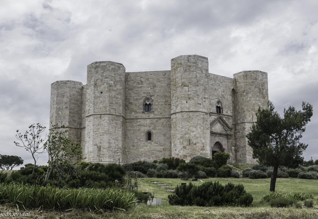 CASTEL DEL MONTE