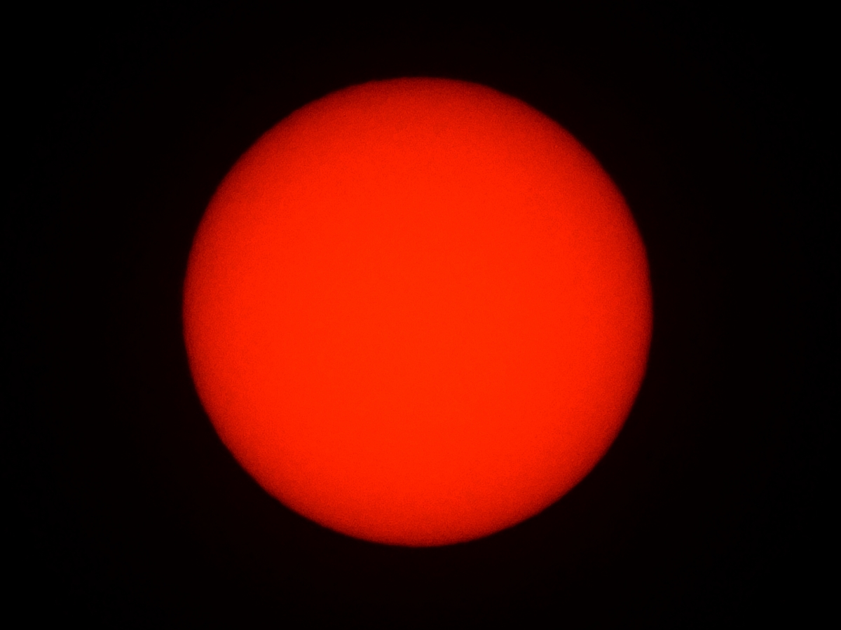 De a poco ir mostrando el eclipse, van a tener que llenarse de mucha paciencia para mostrar lo ms completo posible este gran evento que presencie en