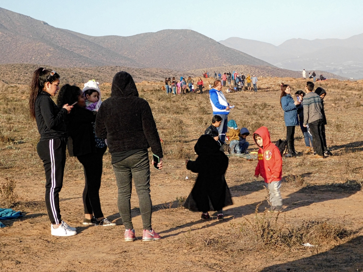 Mientras los adultos conversaban, chateaban, haban otros que estaban felices por todo el espacio que tenan para correr, jugar y divertirse, los nio