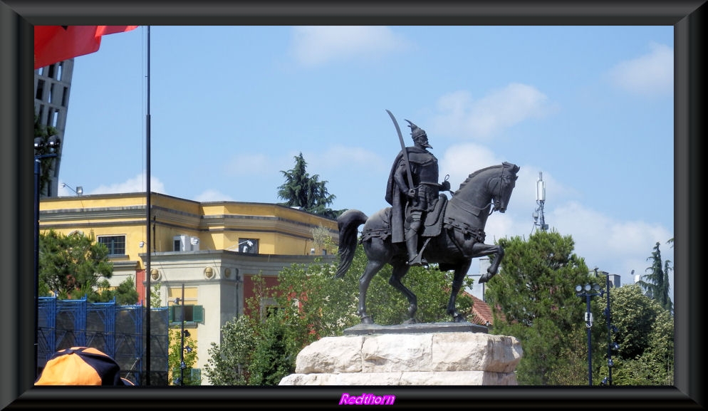 Escultura ecuestre de Skanderberg