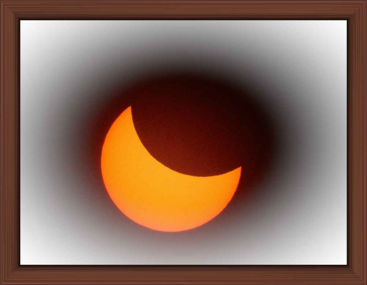 Este es un cuadro del eclipse para que lo peguen en la pared de su pieza jajajajajja