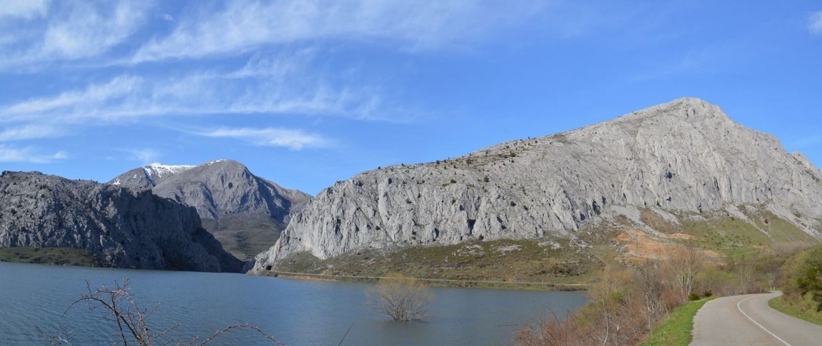 Embalse de Los Barrios de Luna. Len. Cordillera Cantbrica. byJOM