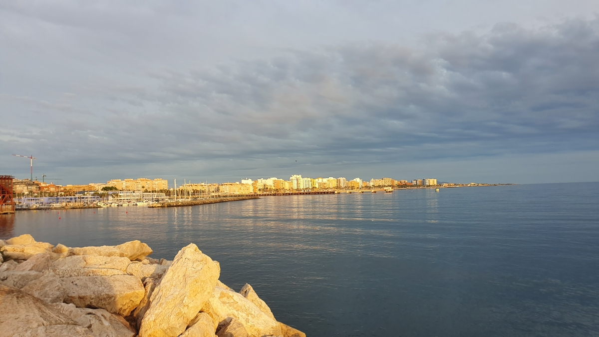 Vistas desde el Puerto de Almera hacia el Levante 