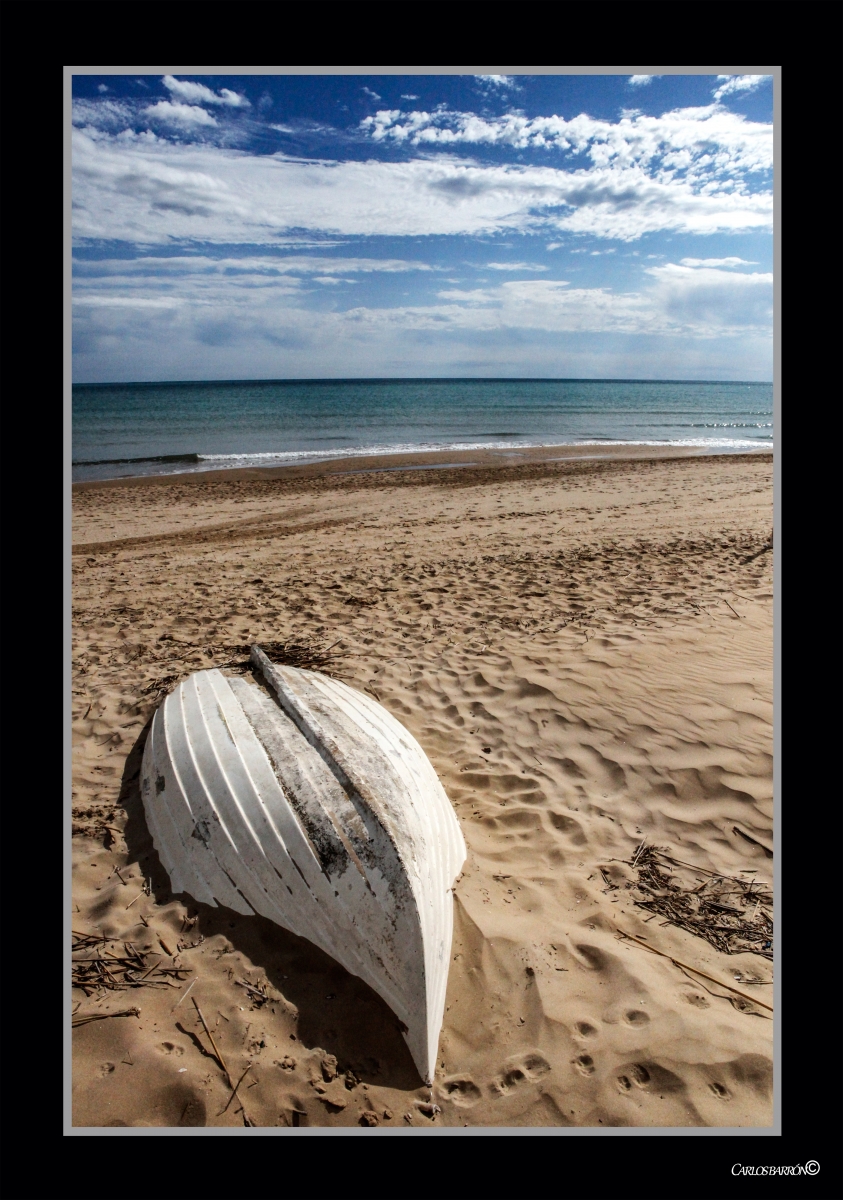 LA BARCA VOLVI SOLA