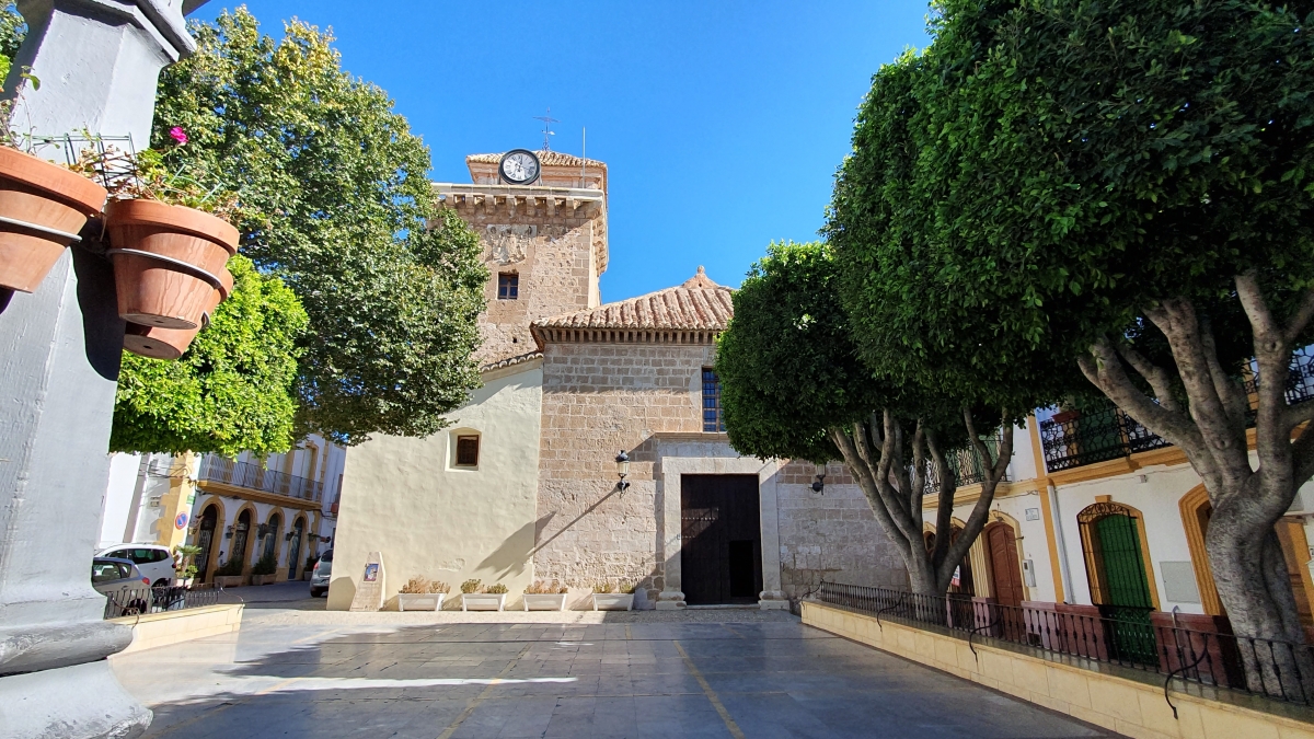 Entrada Iglesia Nijar