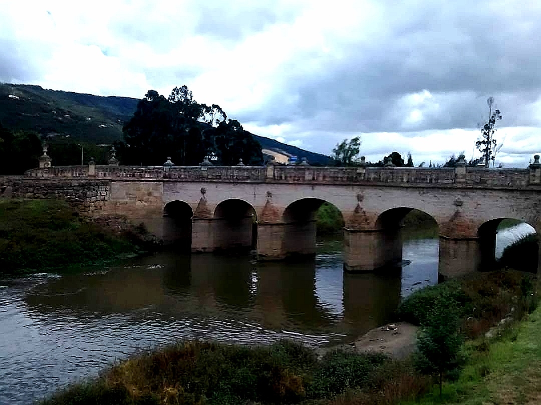 PUENTE COLONIAL