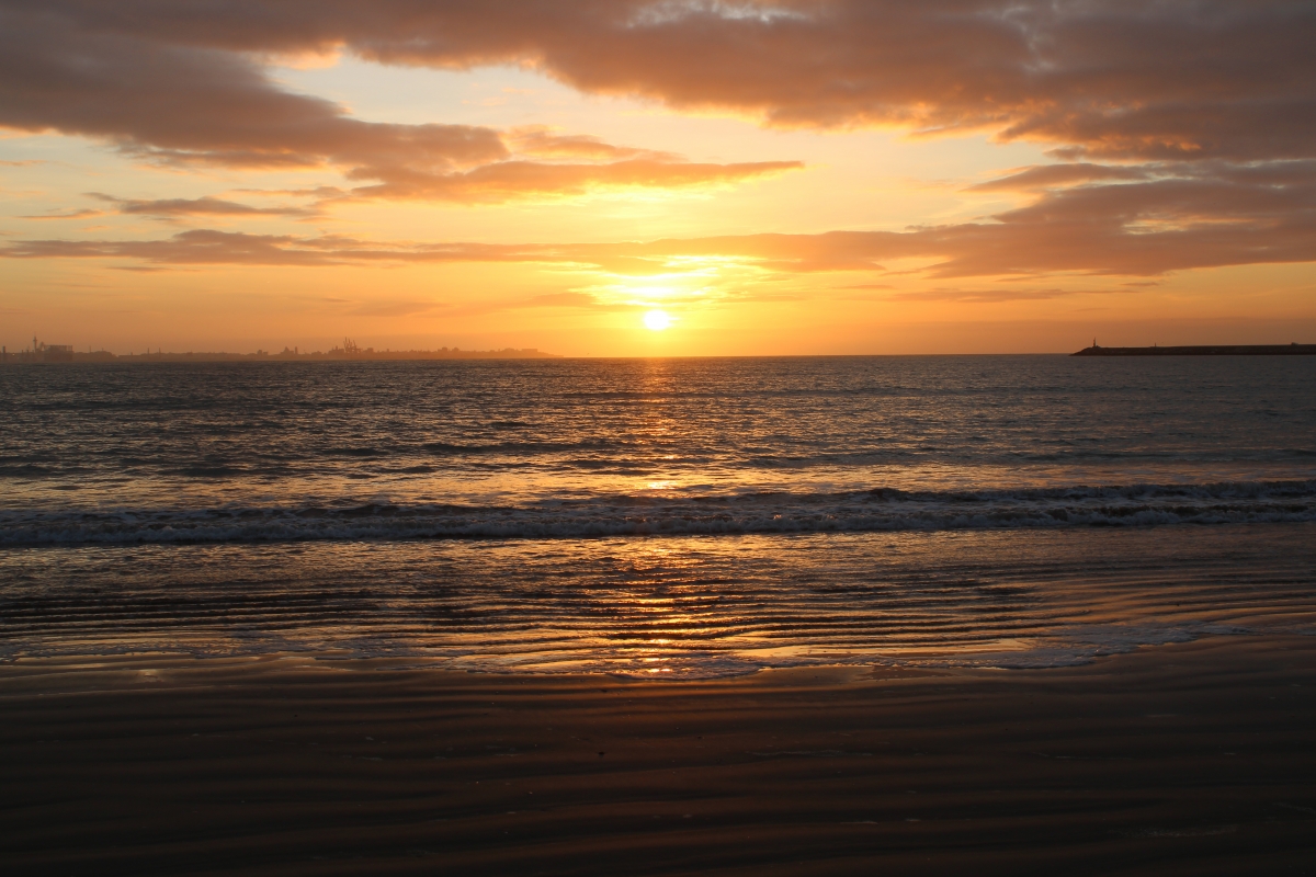 Atardecer en la playa de Valdelagrana