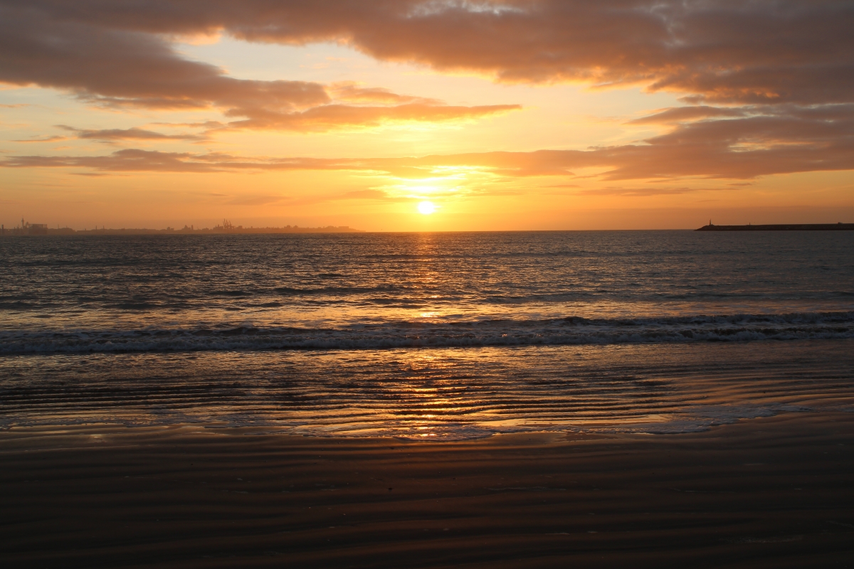 Atardecer en la playa de Valdelagrana