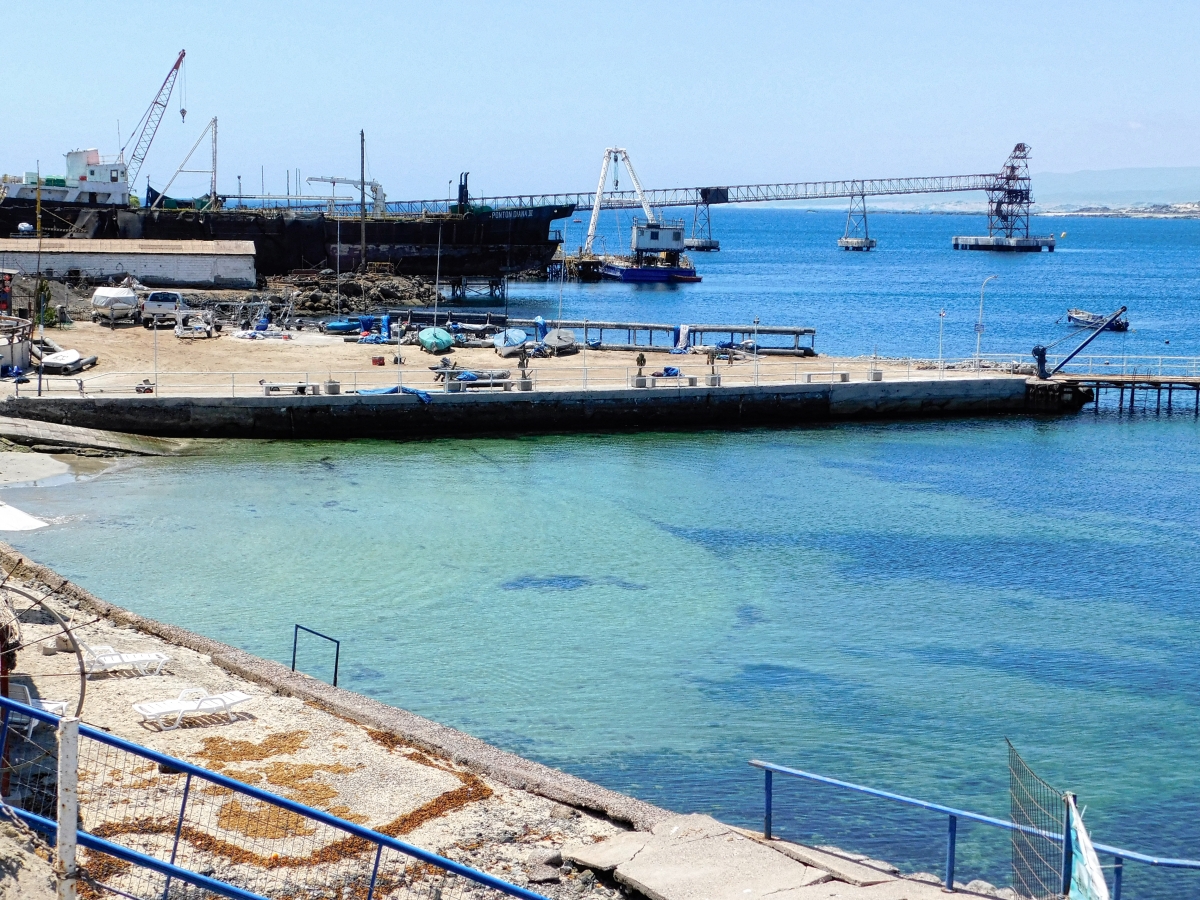 Muelles y ms muelles, as se progresa en un puerto jajjajjajja