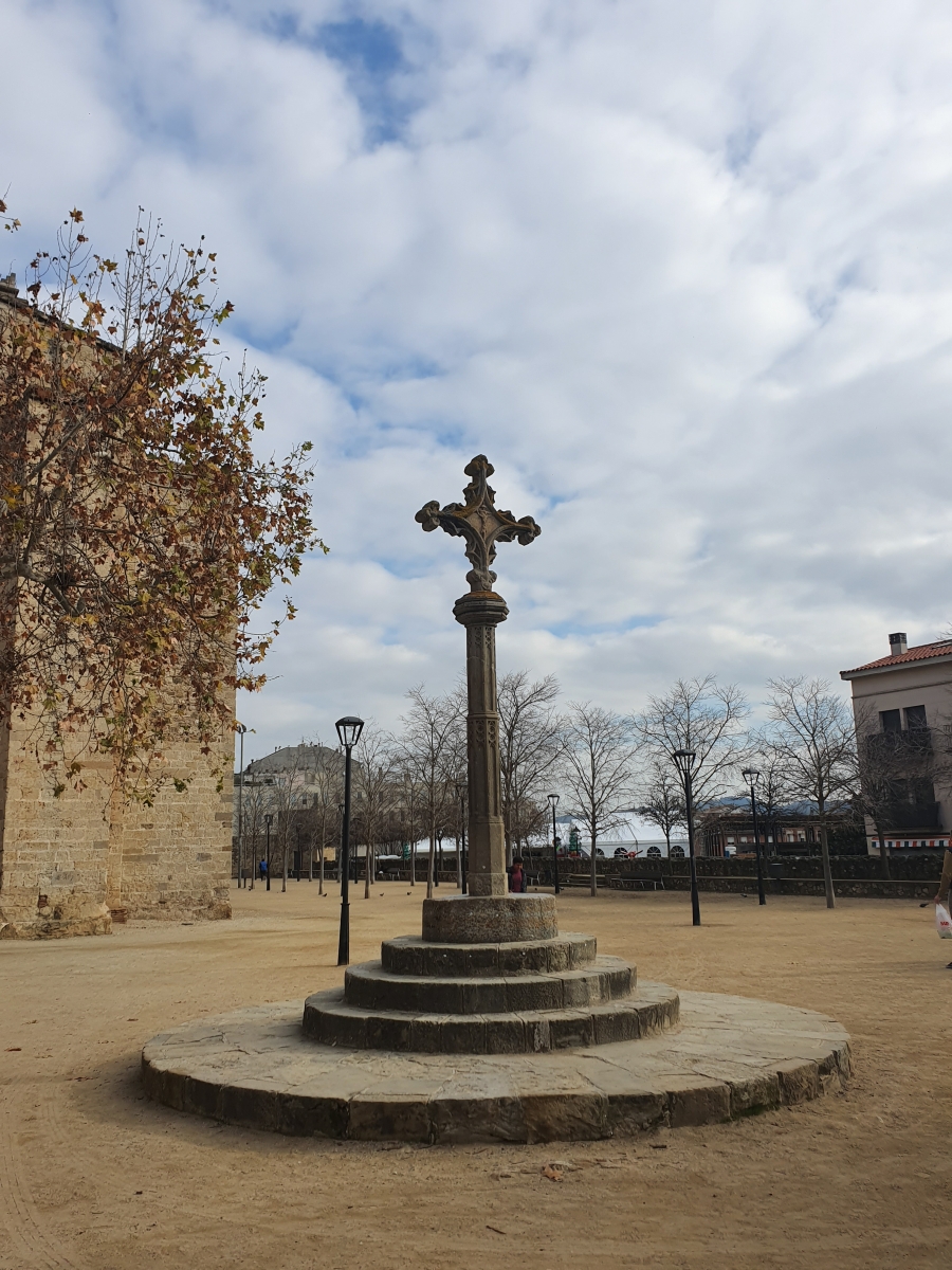 Cruz anterior Monasterio Sant Cugat