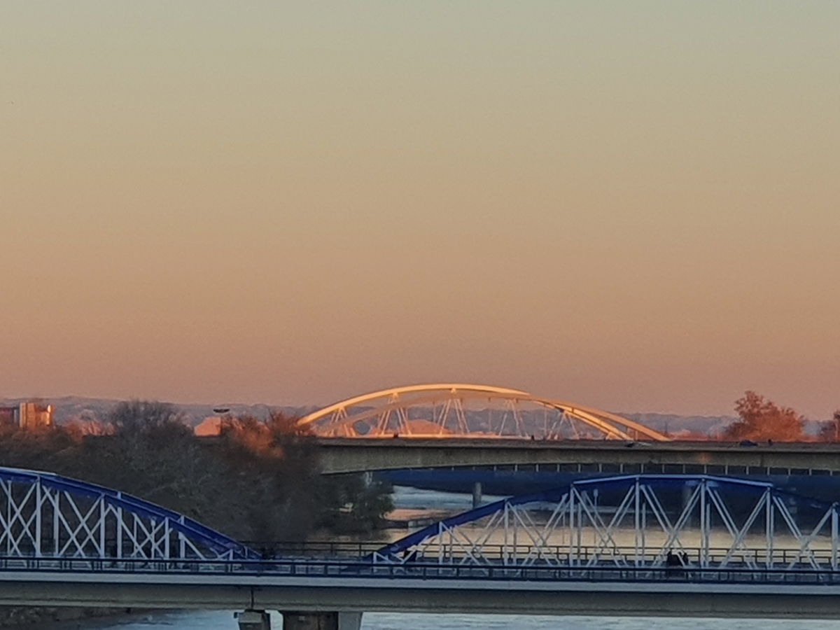 En un puente sobre el Ro Ebro