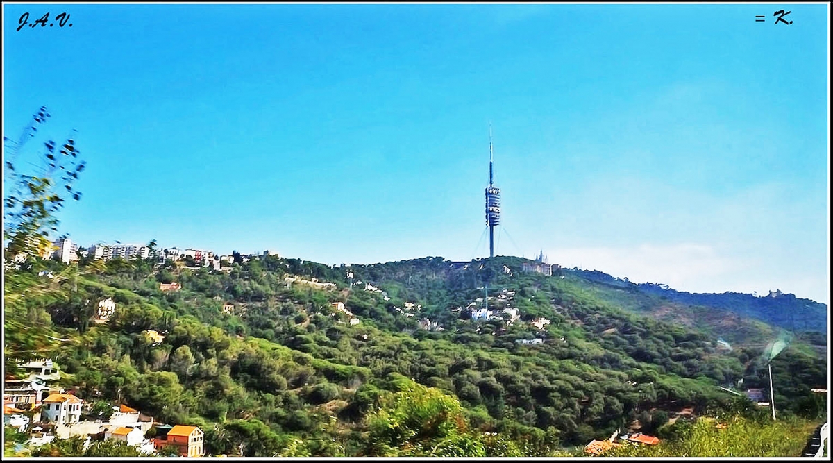 Vista parcial y torre de comunicaciones.