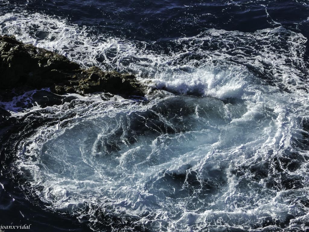 REMOLINO DE OLAS