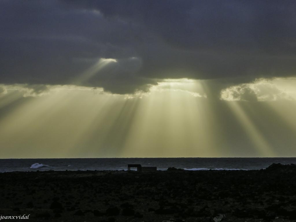 ULTIMOS REFLEJOS AL ATARDECER