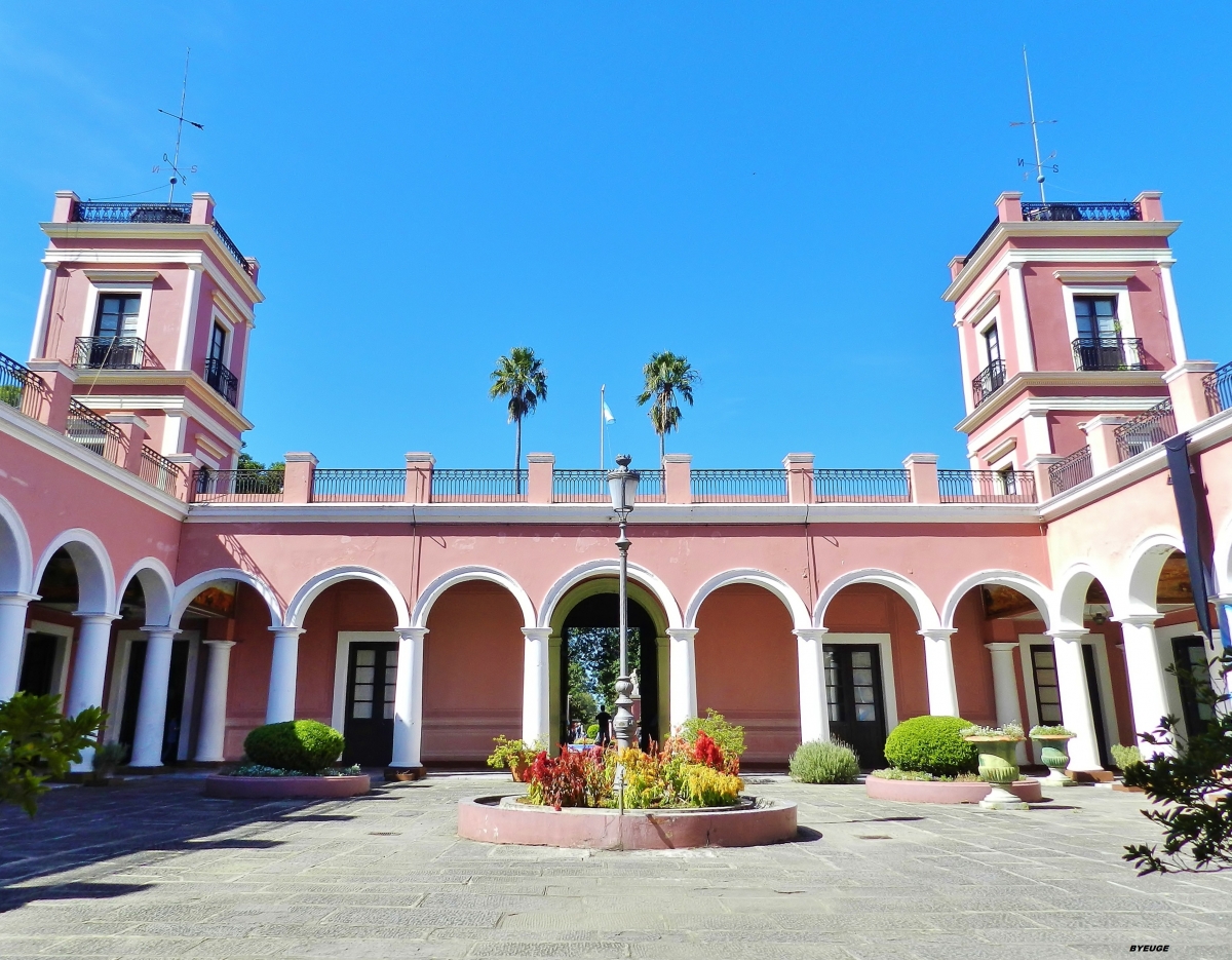 EL PALACIO DE URQUIZA