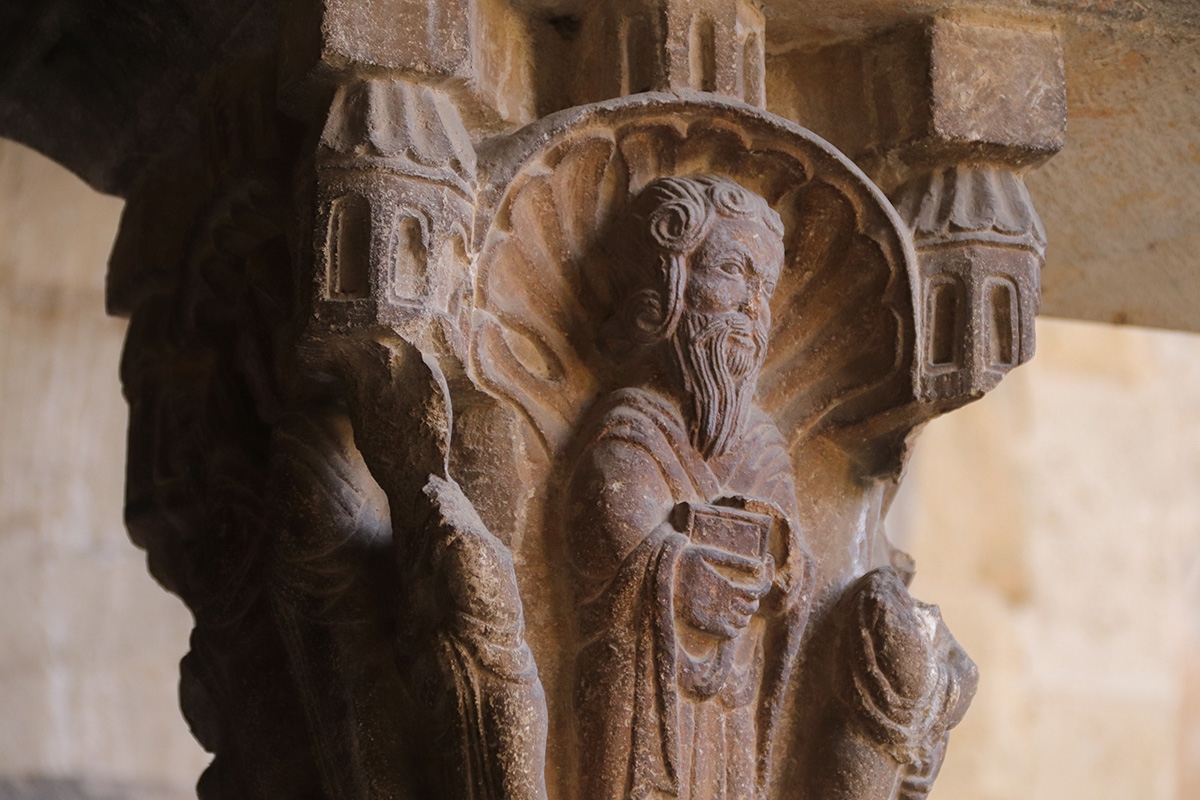capitel claustro monasterio Sant cugat