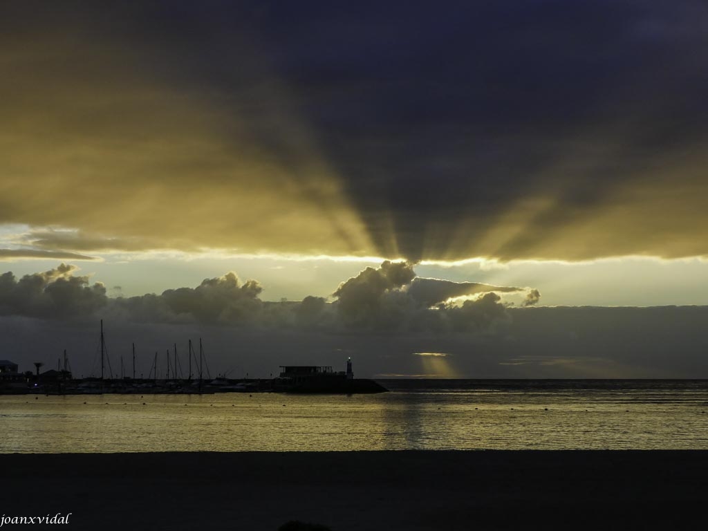 REFLEJOS DEL OCASO