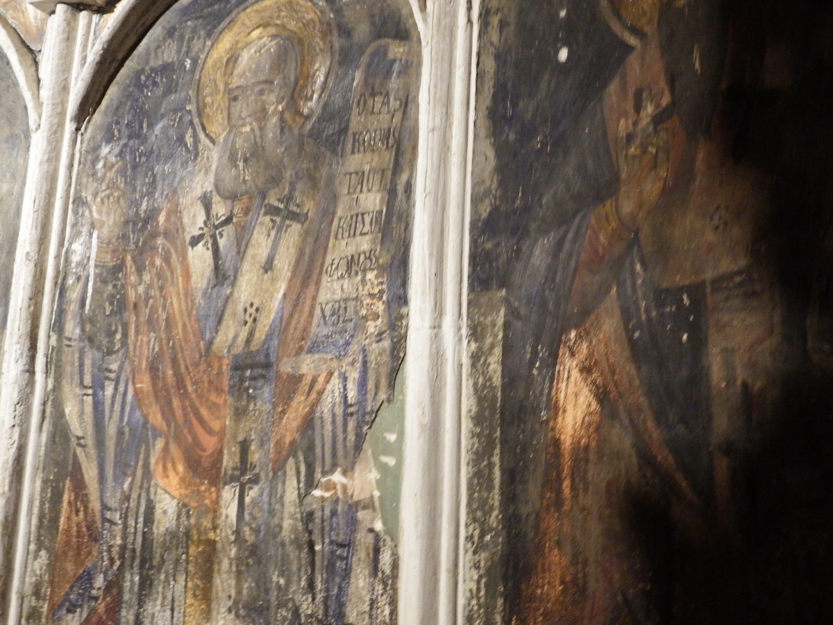 Frescos en las paredes de la iglesia ortodoxa de la ciudadela de Berat