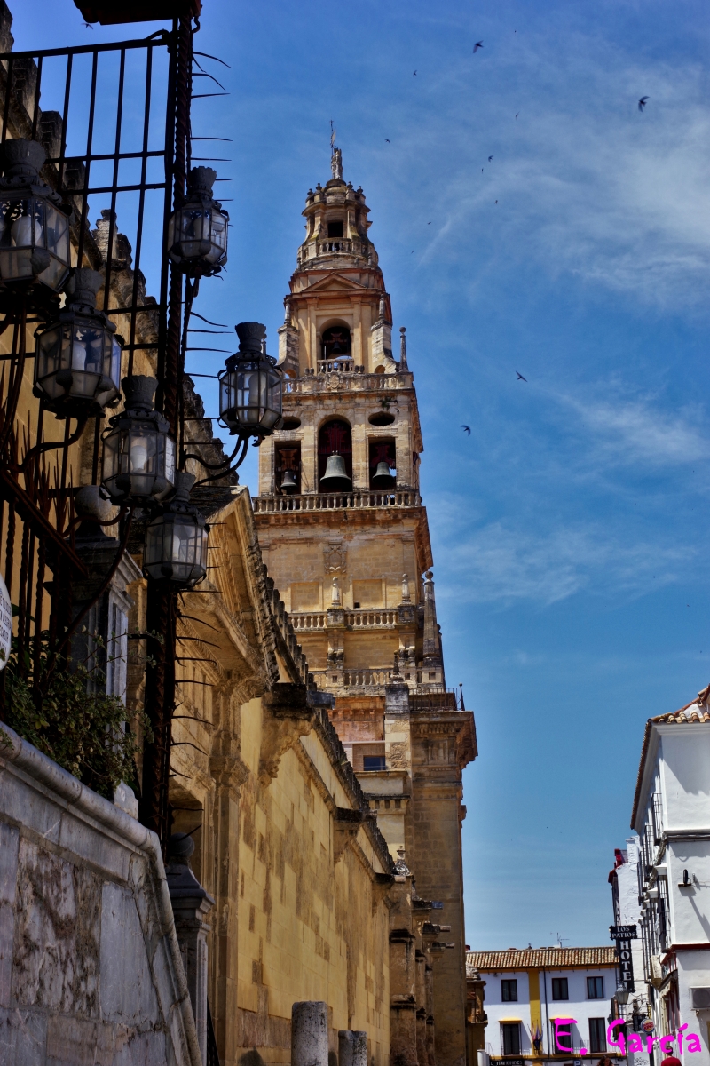 Torre campanario