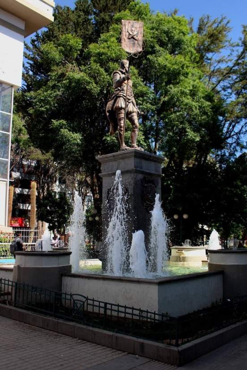 Fuente en plaza Castro de Padilla