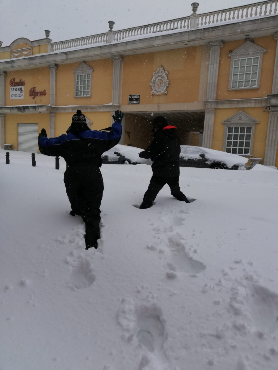 Jugando en la nieve