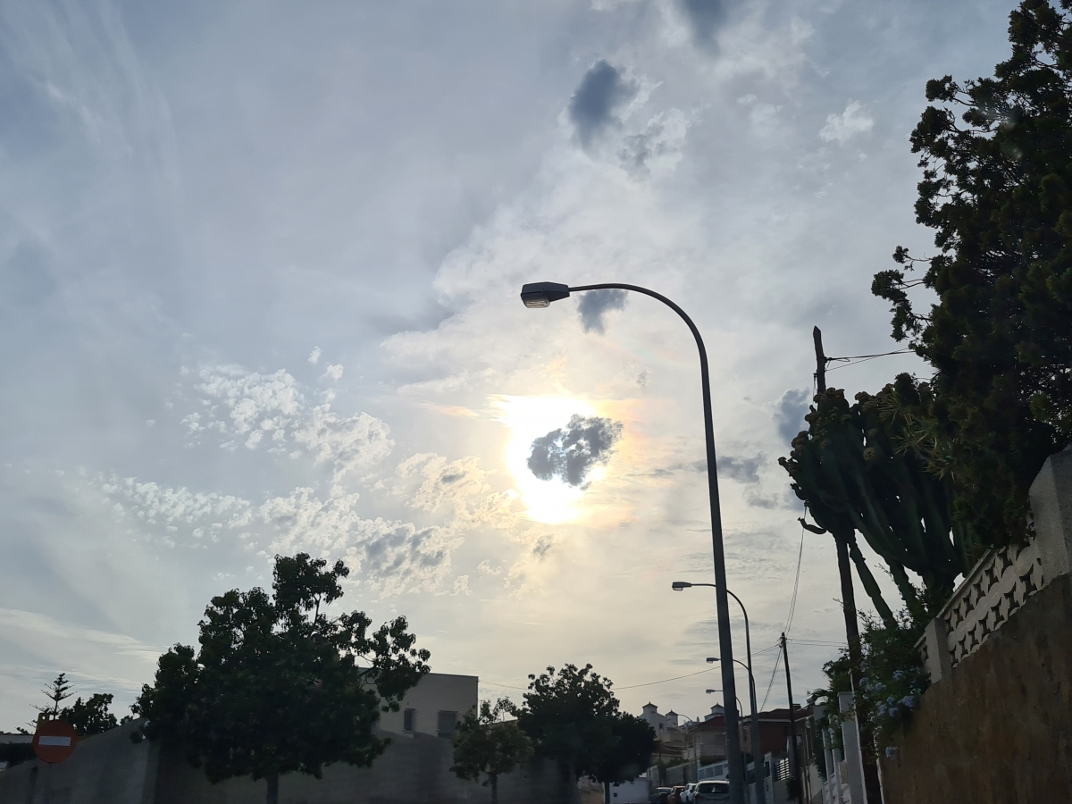 Nube oculta el sol 1