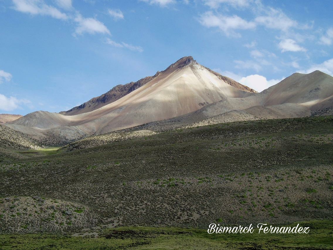 Cerros en el altiplano