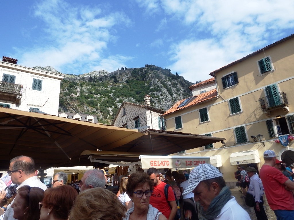 La montaa que rodea la ciudad de Kotor