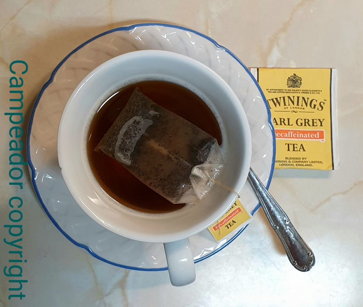  Twinings Earl Grey Tea Decaffeinated. T descafeinado Earl Grey Twinings. Photo by Campeador.
