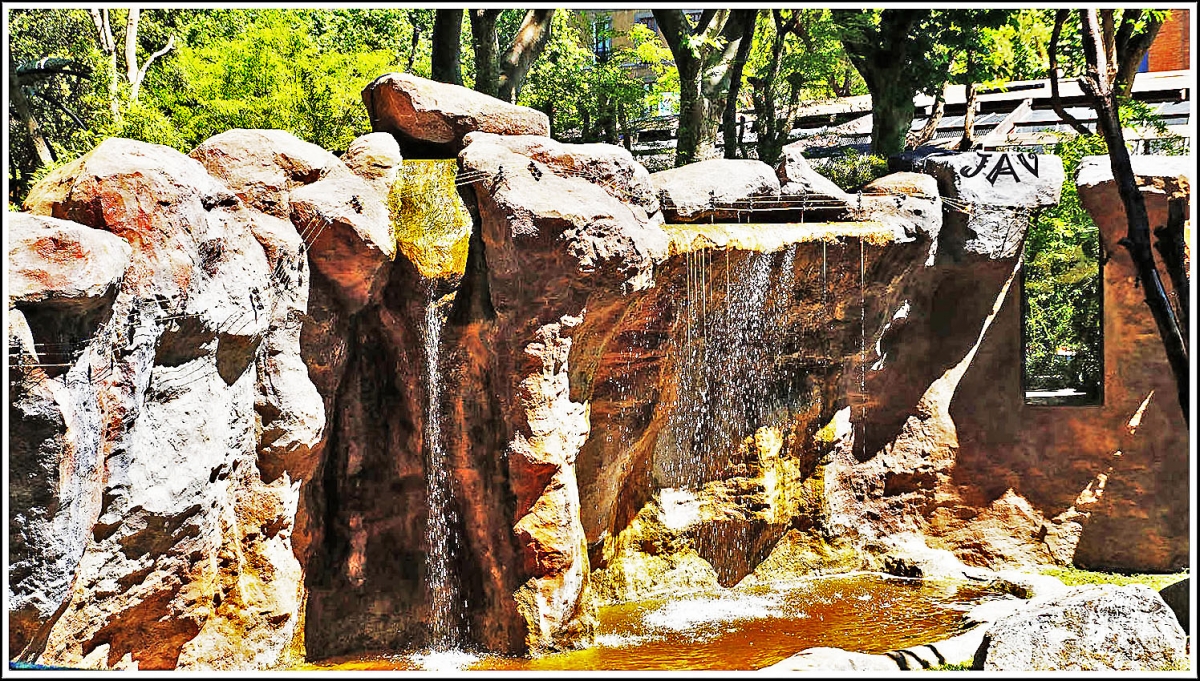 Espacio interior del zoo.