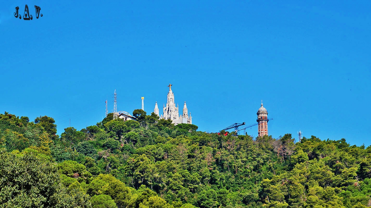 Asomando. ( Tibidabo )