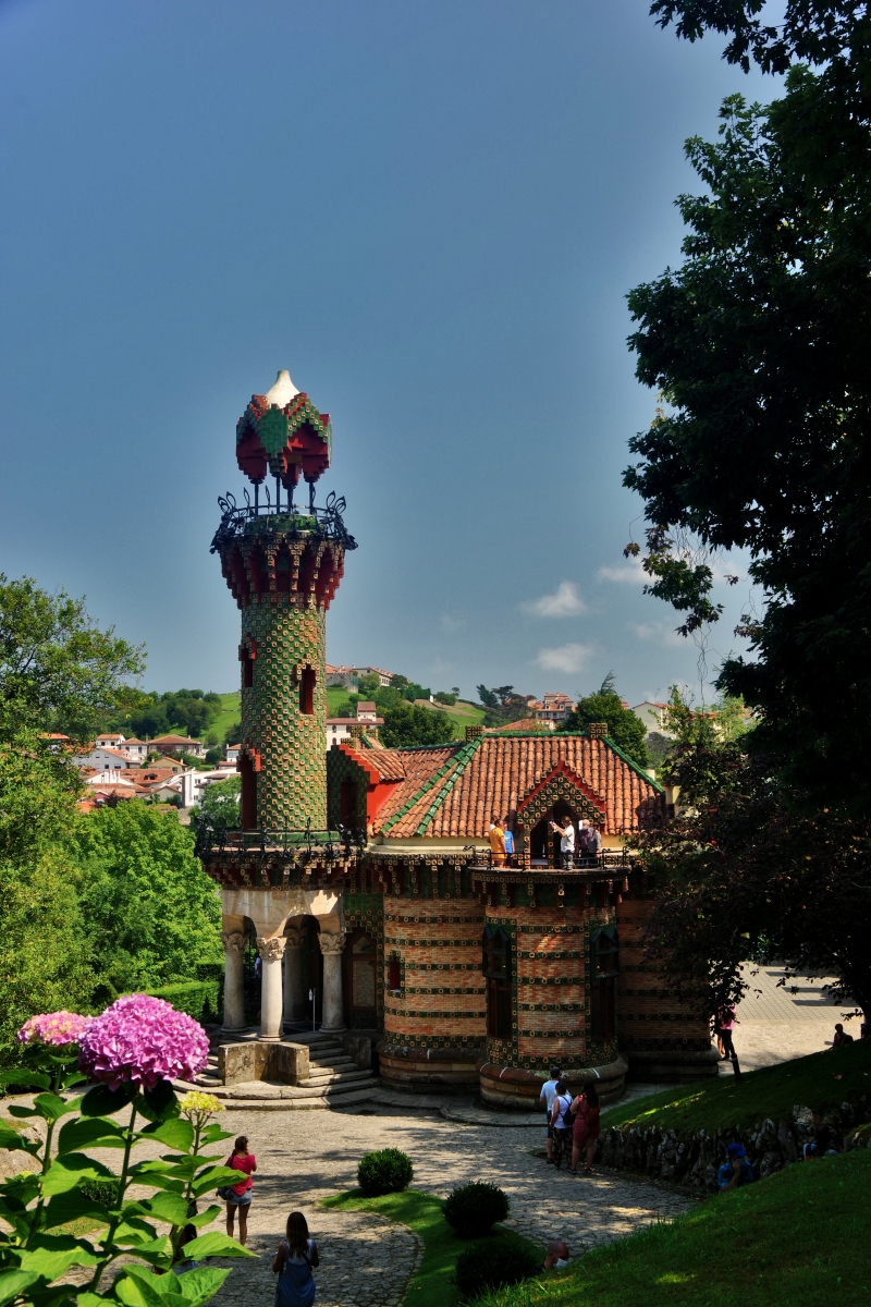 El Capricho de Gaudi I