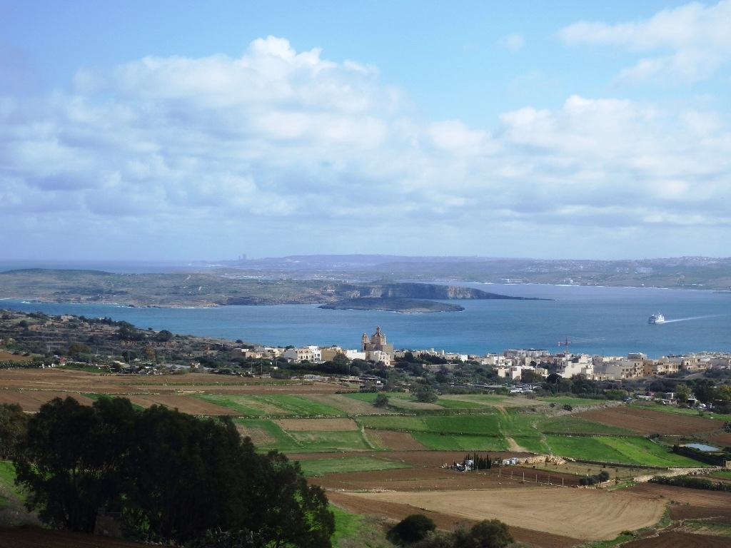 Vista de la isla de Gozo. Tambin se divisa la isla de Comino