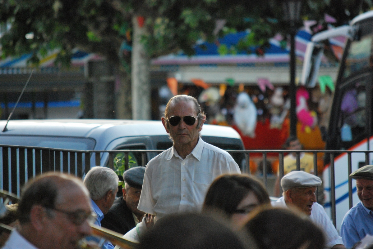 Escoitando a banda. Castro Caldelas. Ourense. Ribeira Sacra. Galcia.