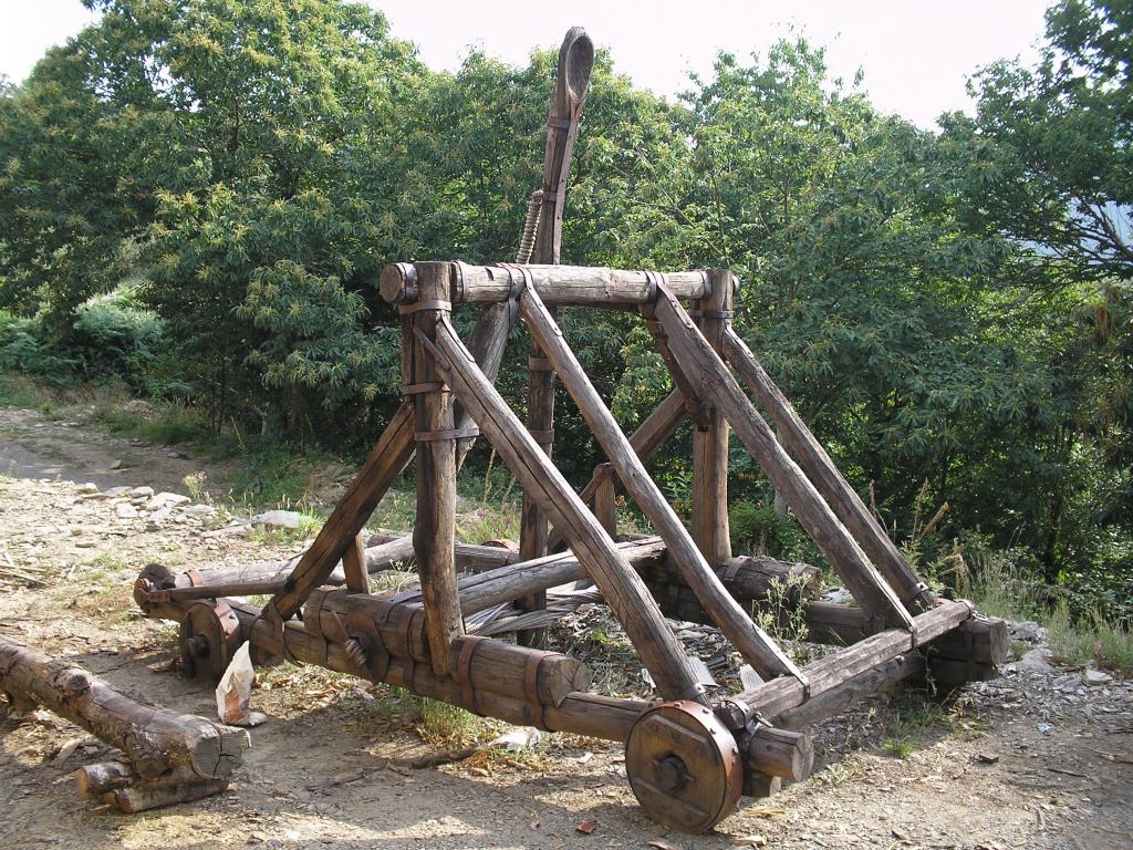 Catapulta. As Carballeiras. Castro Caldelas. Ourense. Ribeira Sacra. Galcia.