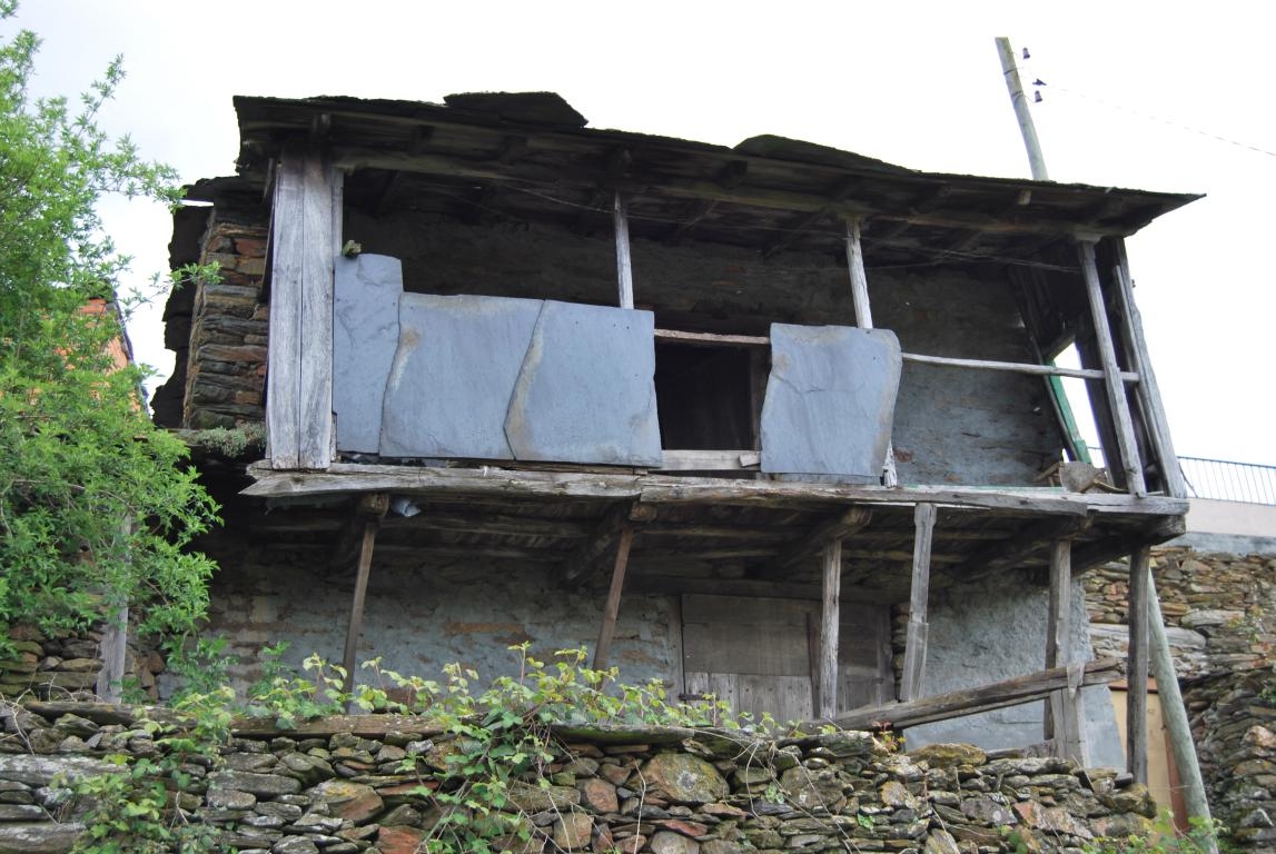 Casa en Paradela. Castro Caldelas. Ourense. Ribeira Sacra. Galcia.