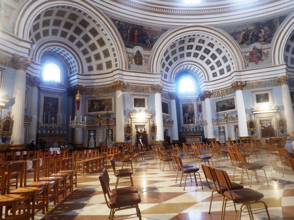 Nave dela igleis Nuestra Seora de la Asuncin con capillas laterales abovedadas