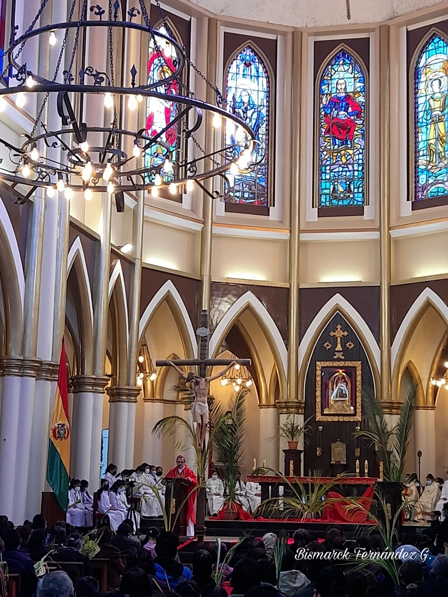 Interior de la Catedral en Domingo de Ramos