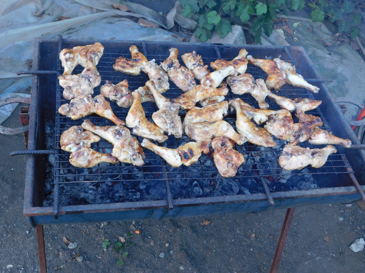 Compartiendo un asado de pollo, hummm rico