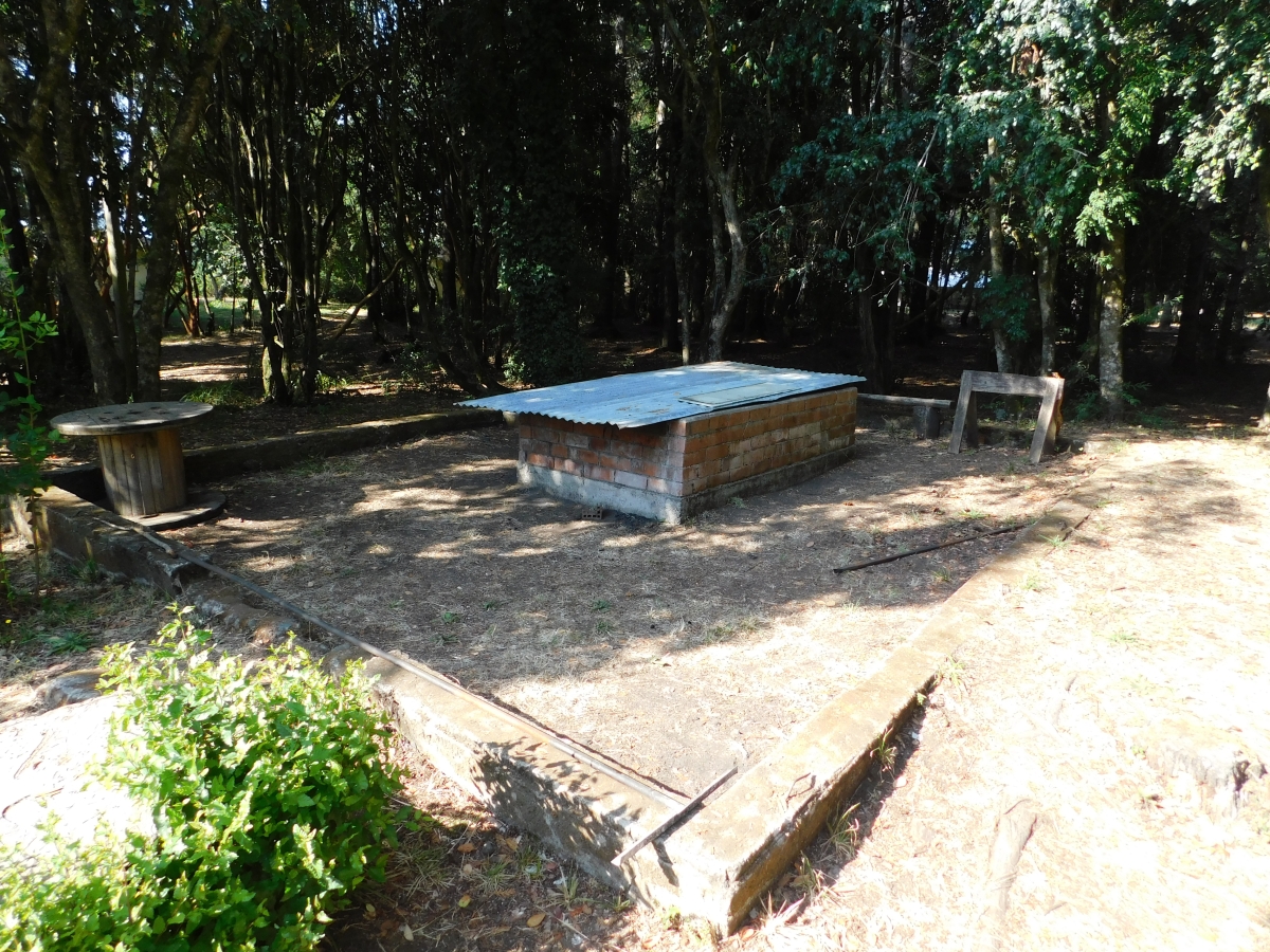 Aqu est la parrilla para el asado de todos los campamentistas 
