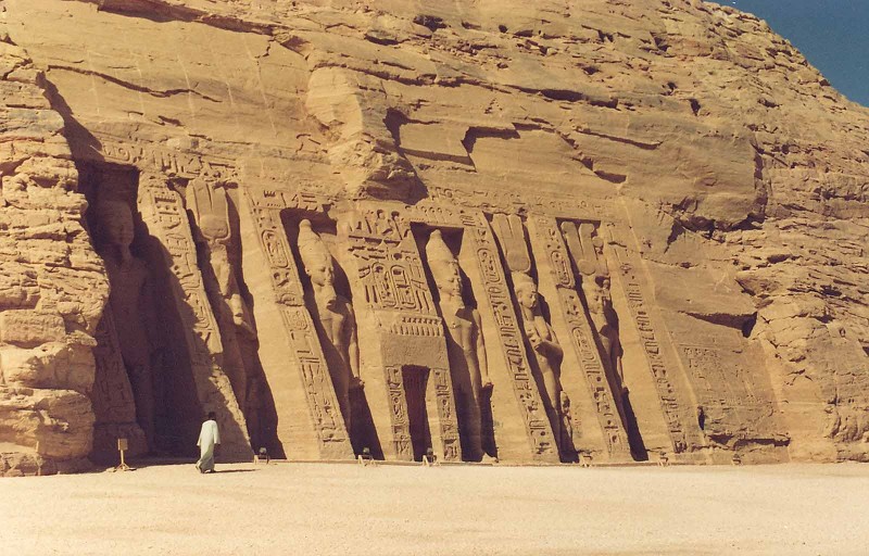 amanece en abu_simbel