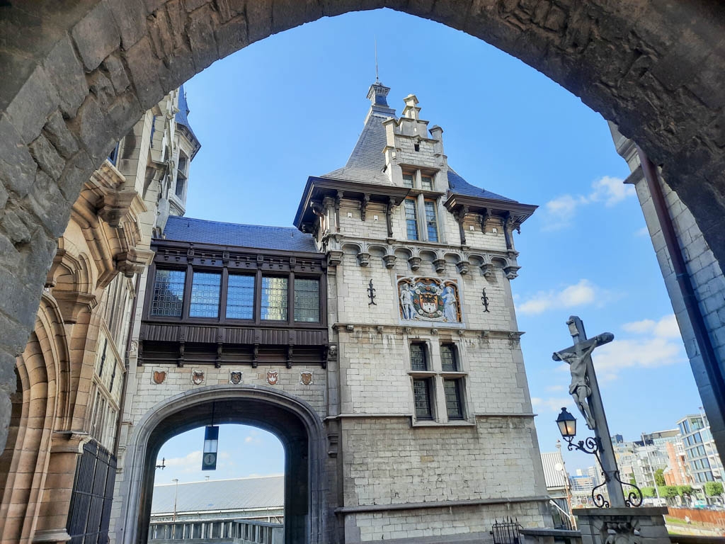 CASTELL DE ESTEEN (La Roca)