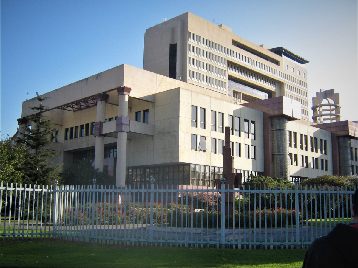 Edificio en el puerto 