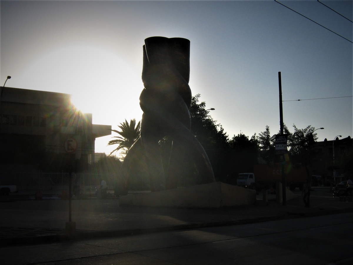 Escultura en la avenida 